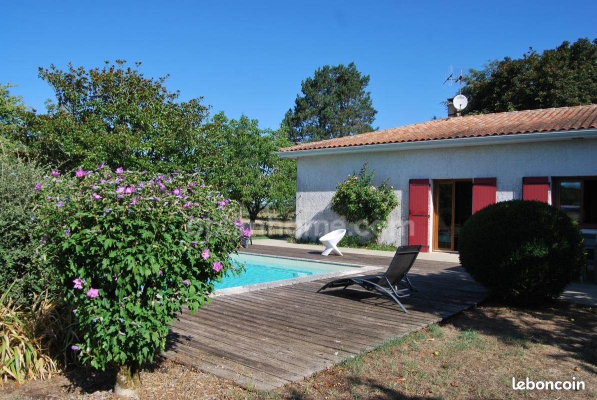 Maison 6 pièces 144 m² · à La Rochefoucauld-en-Angoumois · 144 m² · 260 000 €