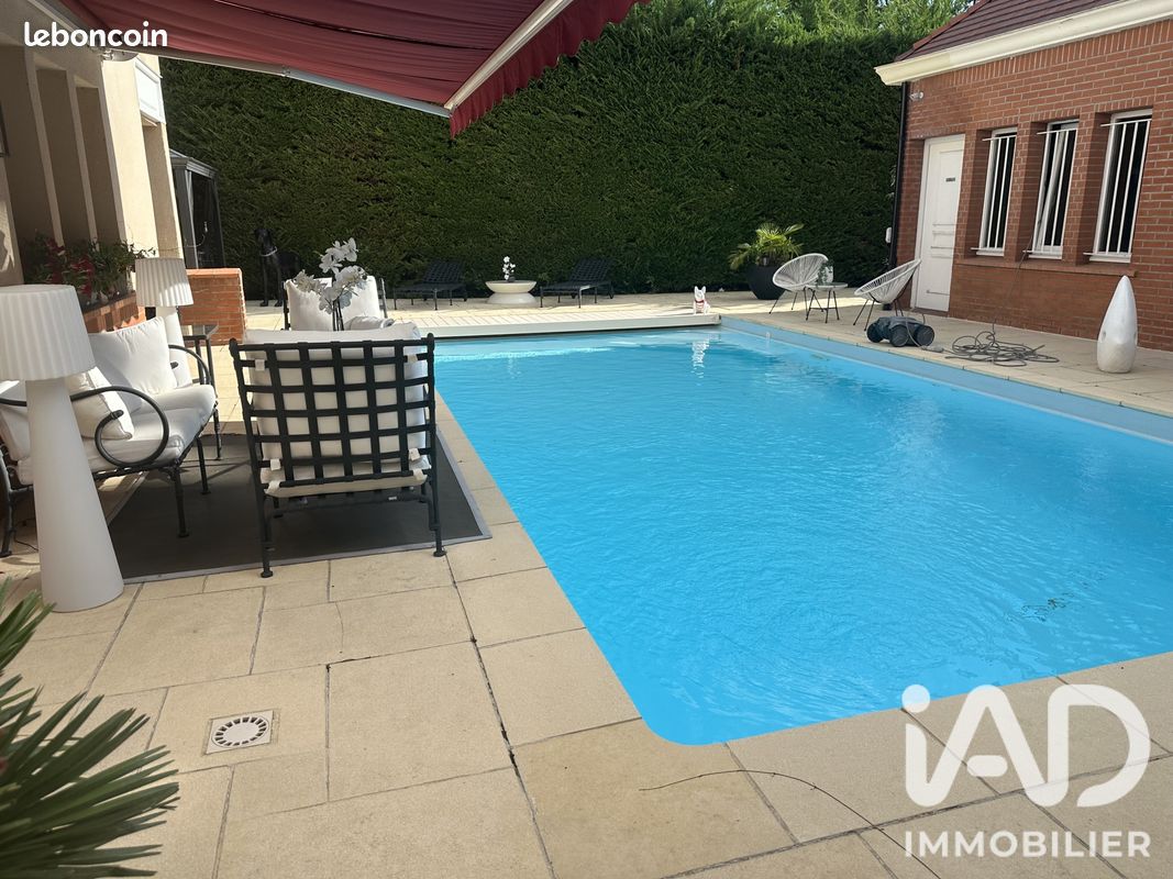 Maison 9 pièces 282 m² · à Étiolles · 282 m² · 990 000 €