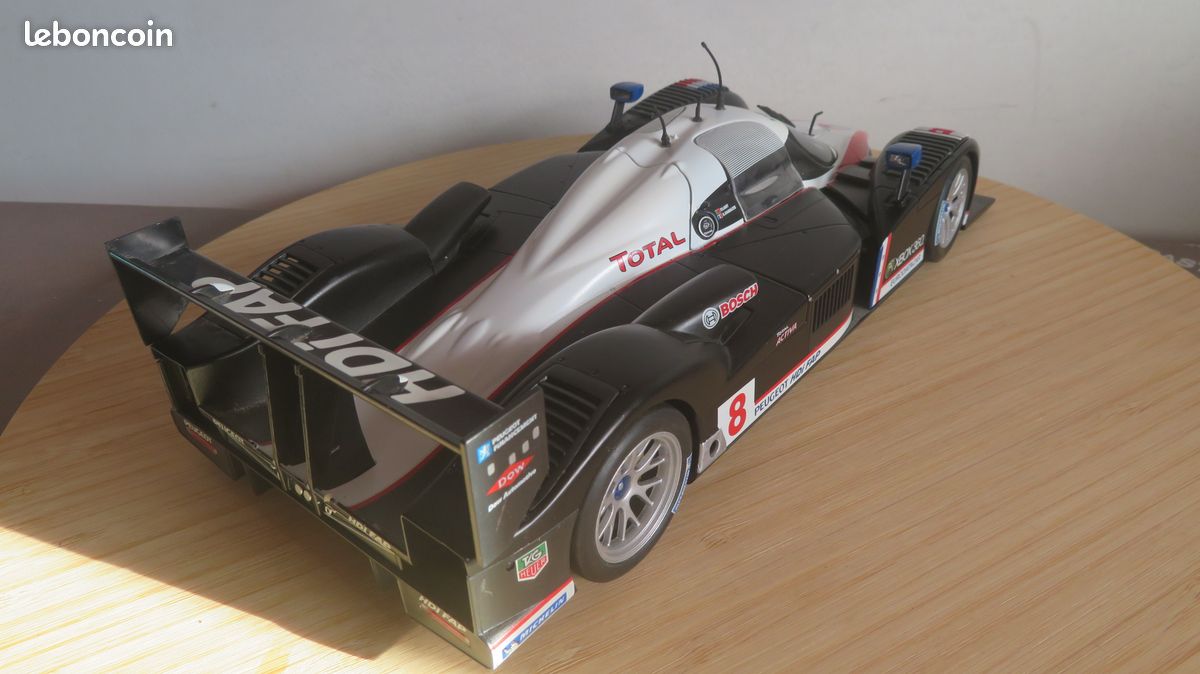 Miniature Peugeot 908 HDI FAP – Le Mans 2007 – Équipage Lamy Sarrazin Bourdais – Minichamps 1/18