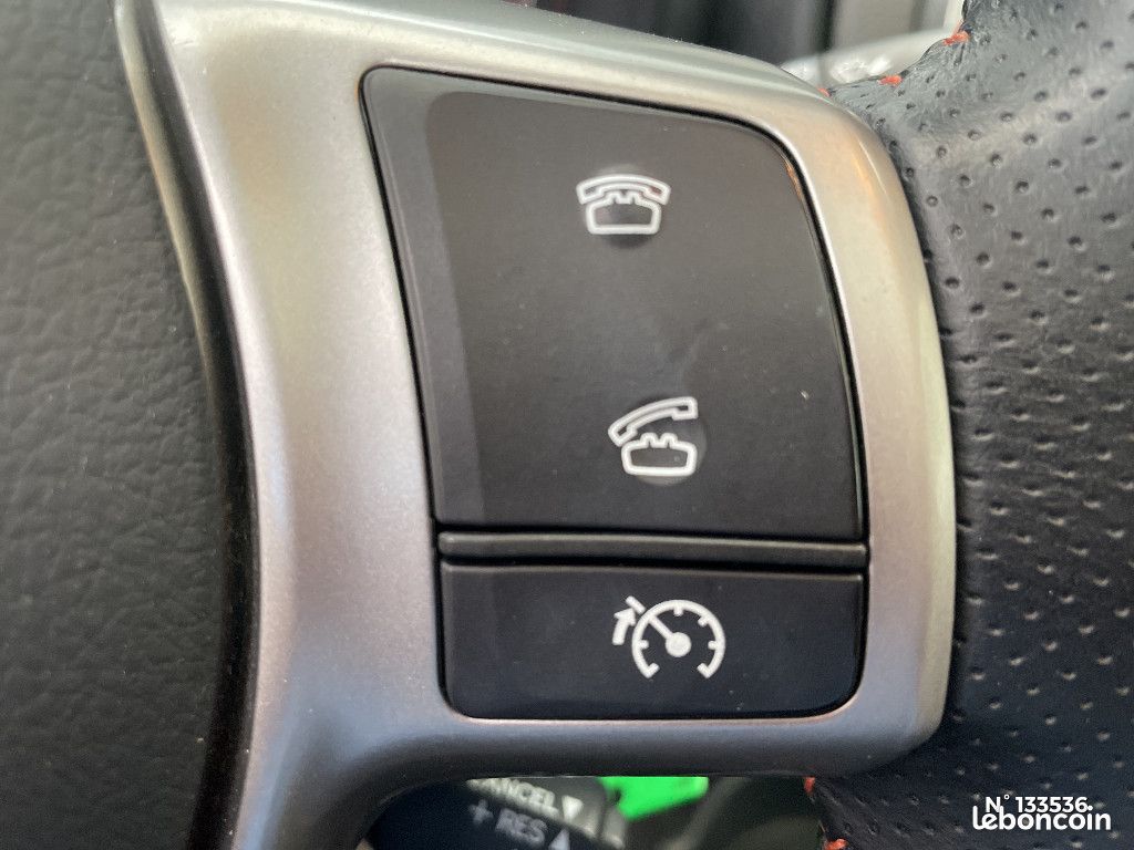 Toyota Yaris 100 VVT-i Style CVT (image 27)