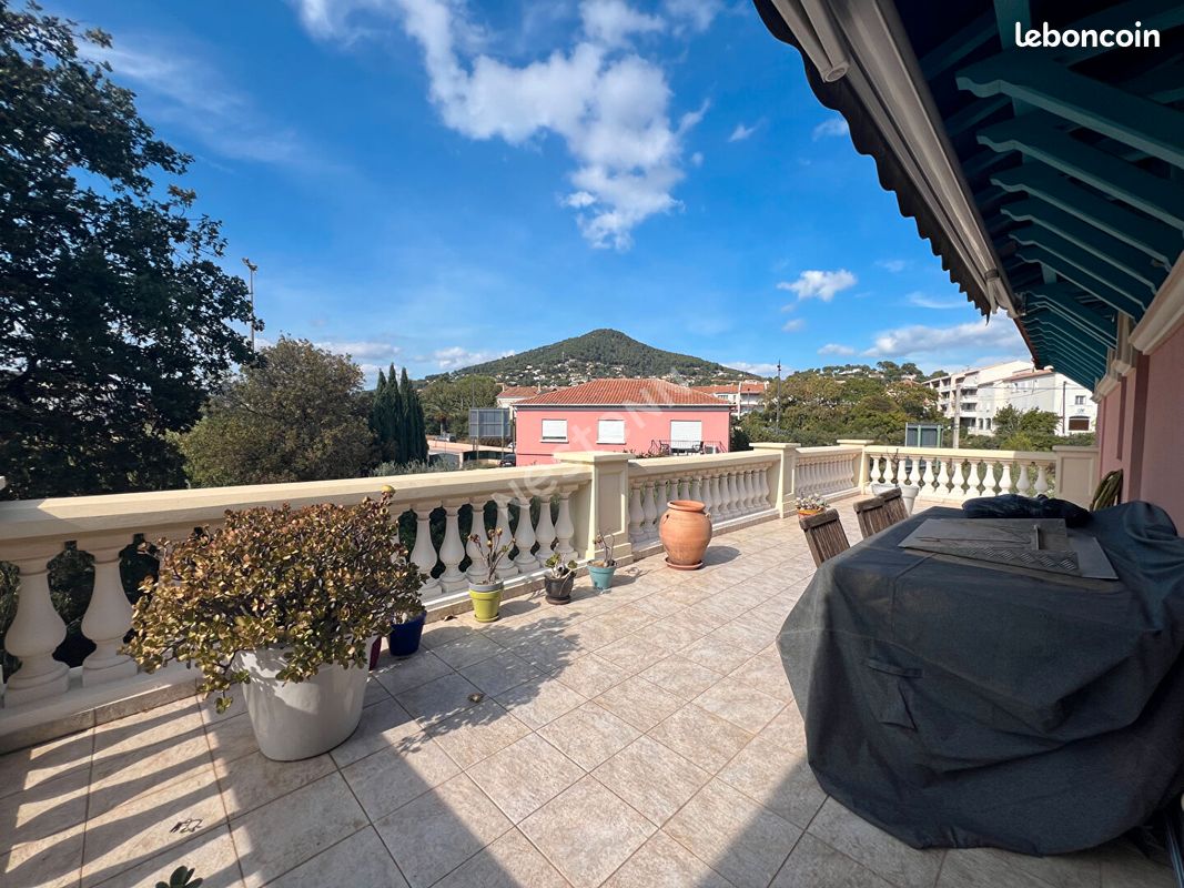 Appartement 4 pièces 93 m² · à Carqueiranne · 93 m² · 630 000 €