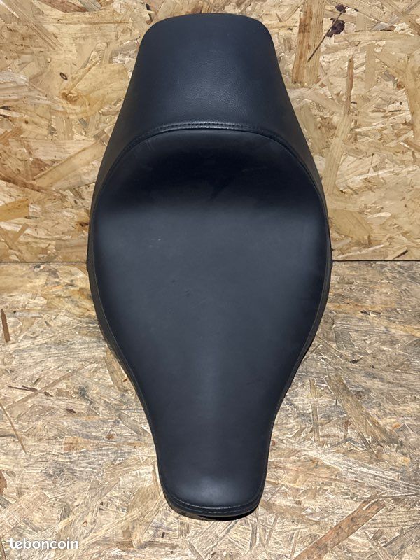 Selle Softail Breakout - FXSB 2013-2017 Softail Breakout CVO/SE - FX VF SBSE 2013-2014 Softail Pro Street Breakout CVO/SE - FXSE 2016-2017 (image 1)
