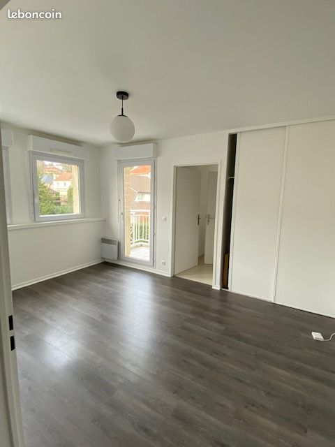 Appartement 1 pièce 27 m² · au Plessis-Robinson · 27,1 m² · 818 €/mois