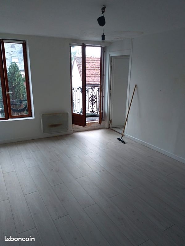 Appartement 1 pièce 27 m² · à Charmes · 27 m² · 430 €/mois