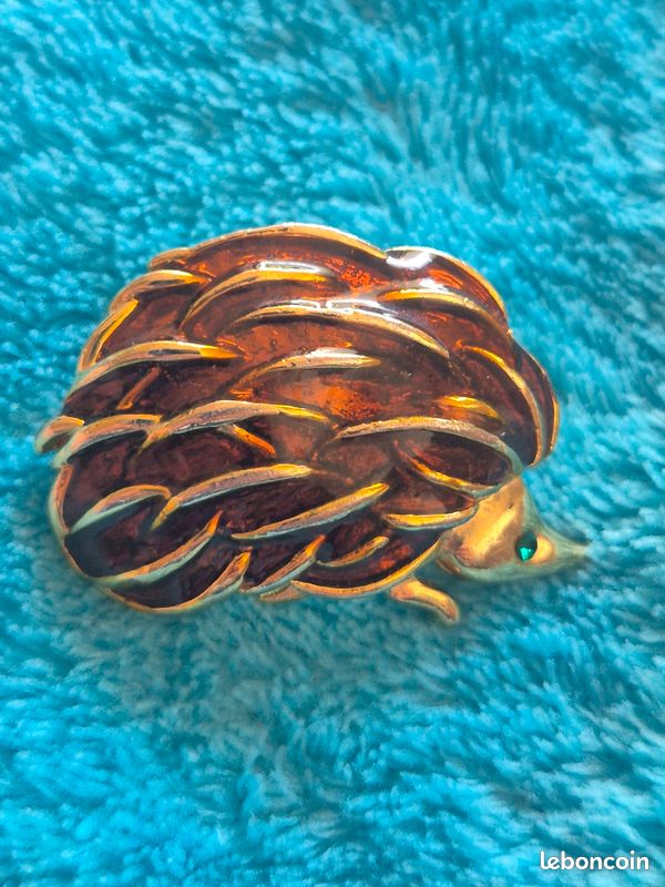 Broche émaillée hérisson (image 1)
