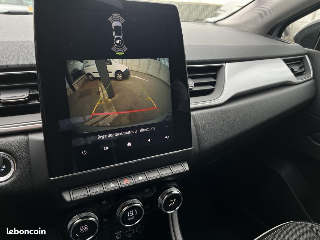 Renault Captur (2) Intens E-Tech hybride 145 -21 (image 21)