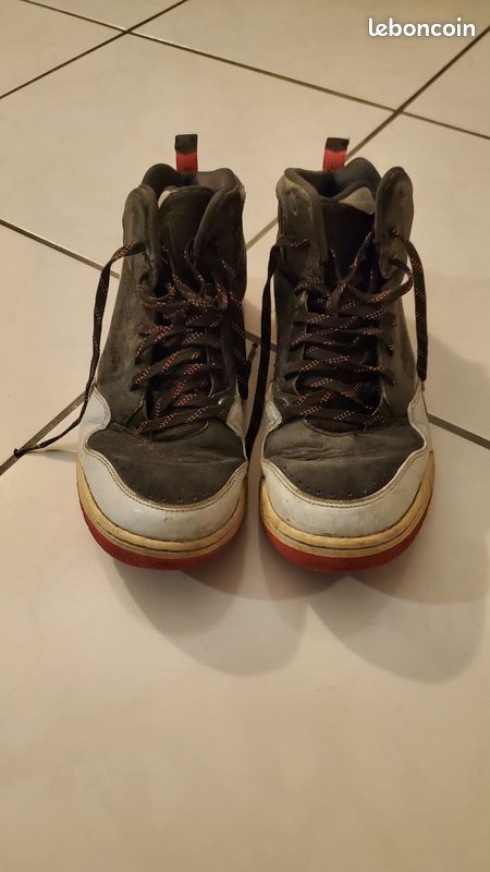 Baskets Jordan homme taille 44,5 (image 3)