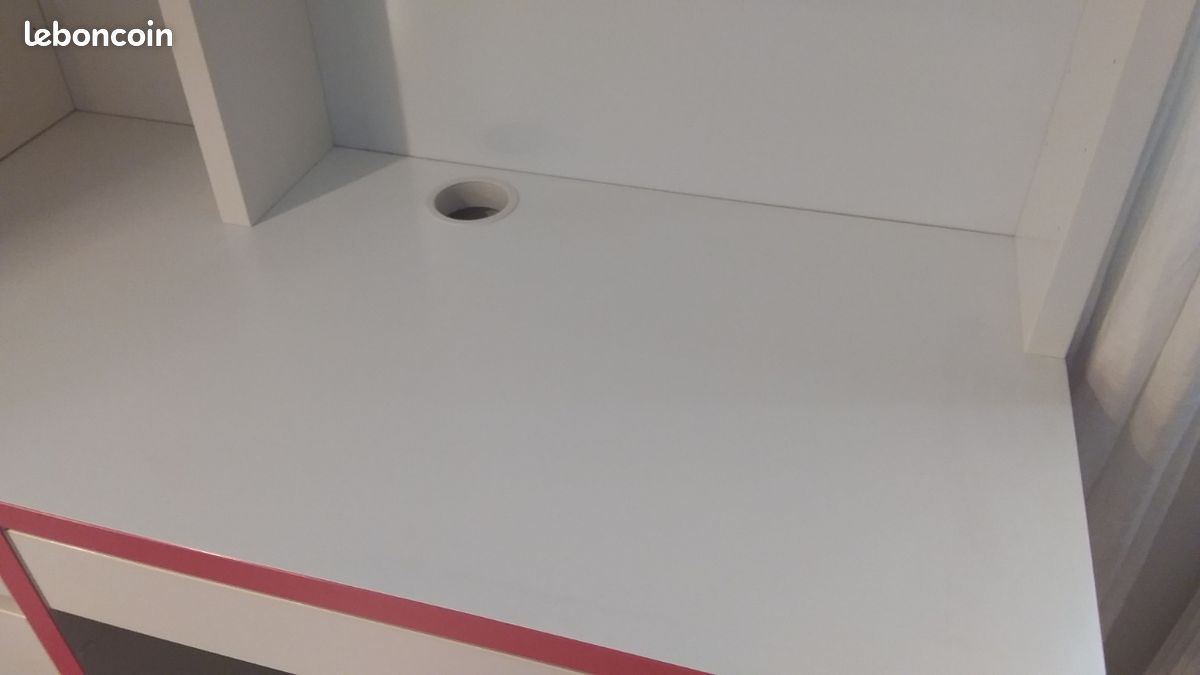 Vends bureau MICKE ikea en excellent etat (image 3)
