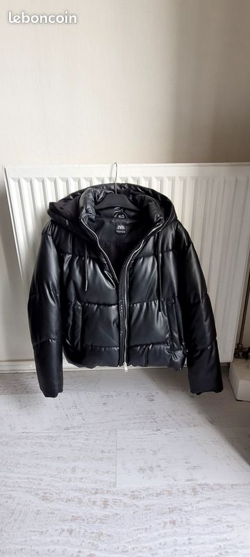 Veste Zara Noire Avec Capuche Et Poches - Taille 38 - Occasion Très Bon état