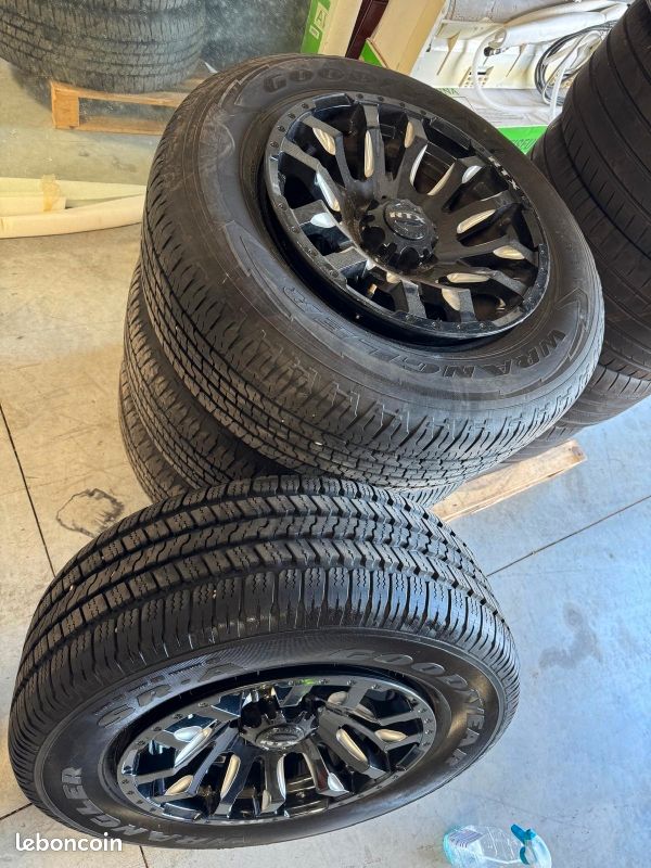 4 roues complètes Jantes noires 18" RTX pour FORD F150 2010-2023 (image 2)