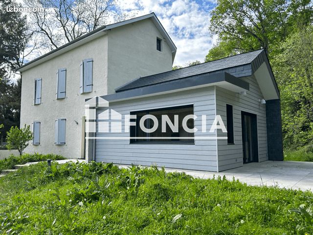Maison 5 pièces 145 m² · à Escou · 145 m² · 945 €