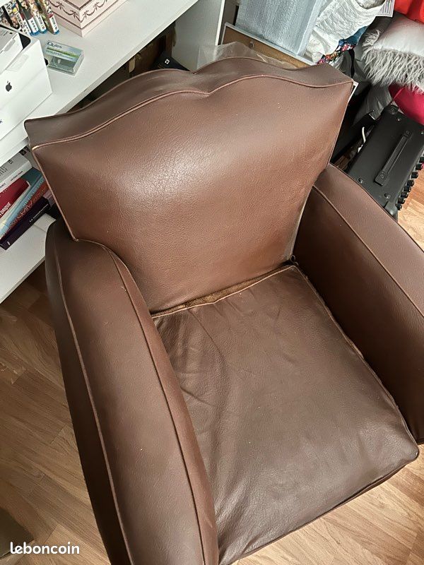 Paire fauteuils club moustache (image 3)