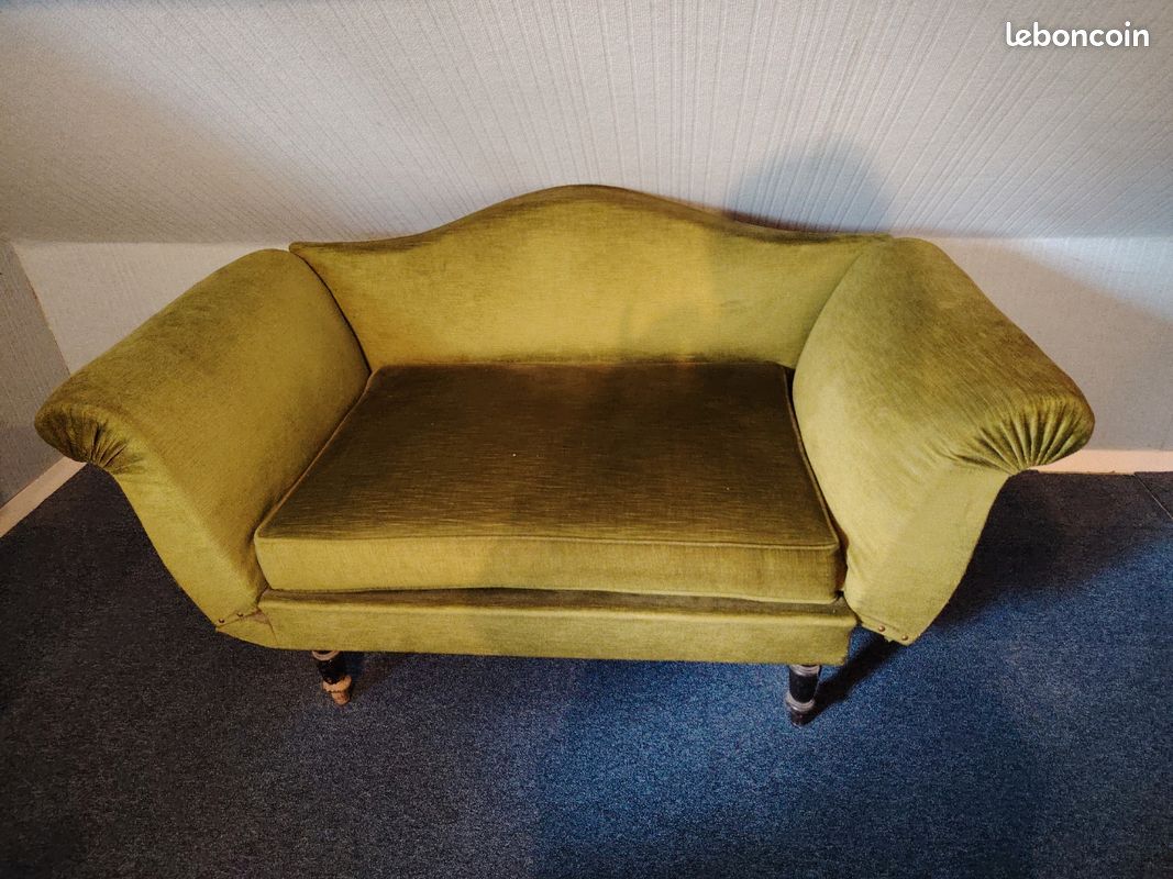 Canapé antique (image 1)