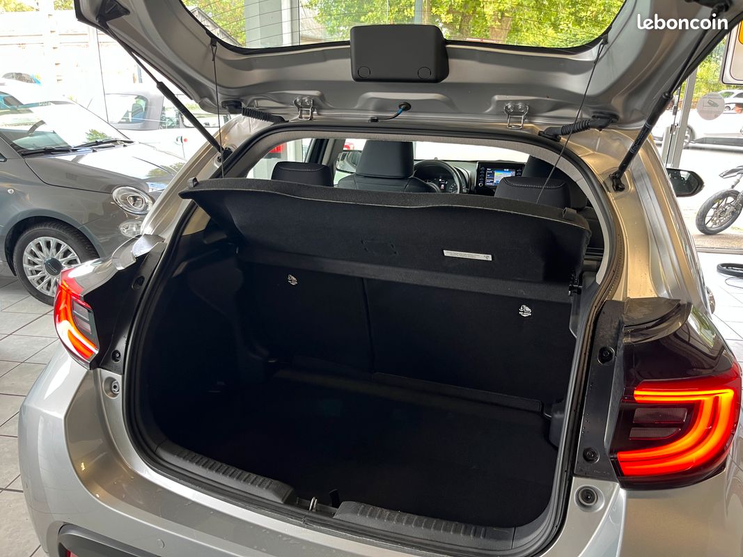 Toyota yaris 120 vvt-i dynamic business 5p 2023 (image 7)