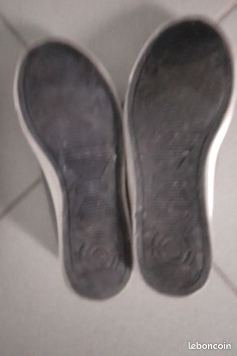 Chaussure en toile Marque "Gemo G-one (d'eté) neuve, donc idéal pour l'été mais aussi la mi-saison ou aussi l'été indien. Couleurs: Grise Marque: G-one (magasin GEMO) (image 3)