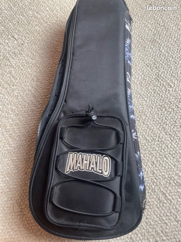 Ukulele + accessoires (image 7)