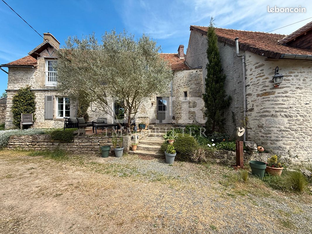 Maison 12 pièces 240 m² · à Oisseau-le-Petit · 240 m² · 453 650 €