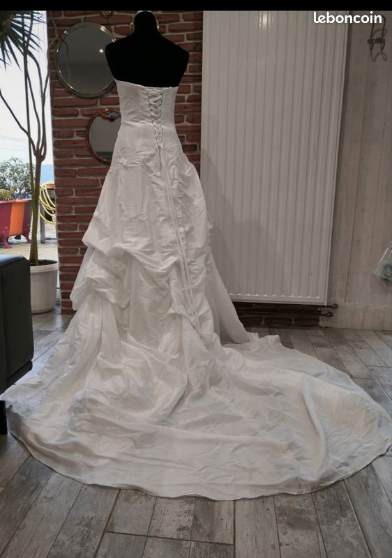 Robe de mariée Vêtements