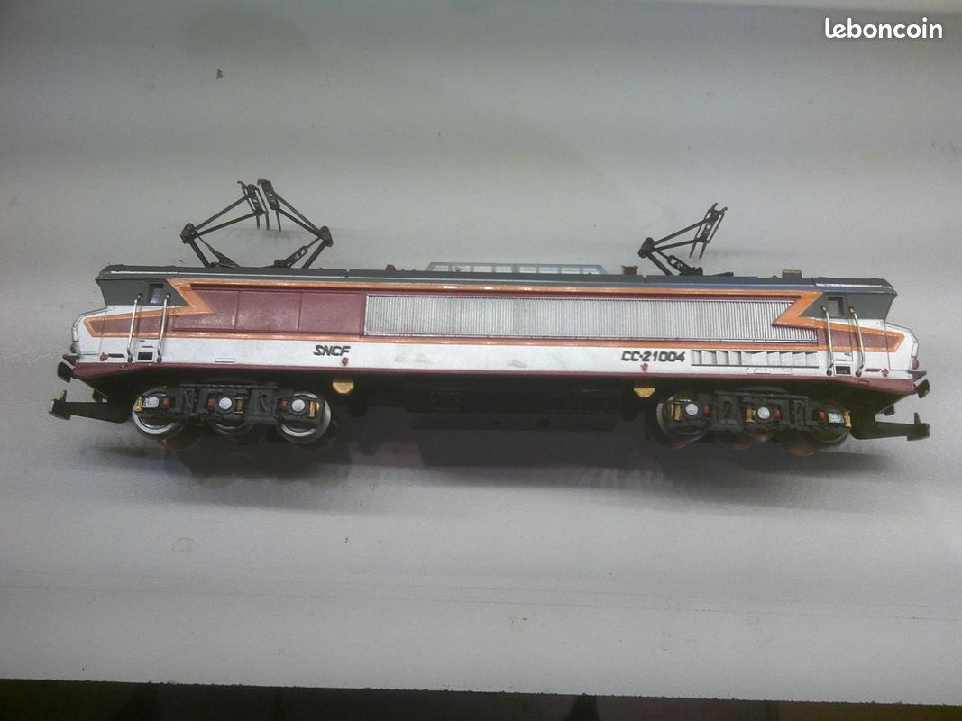 Locomotive SNCF CC21004 bi courant sud est HO 1/87 JOUEF - Modélisme