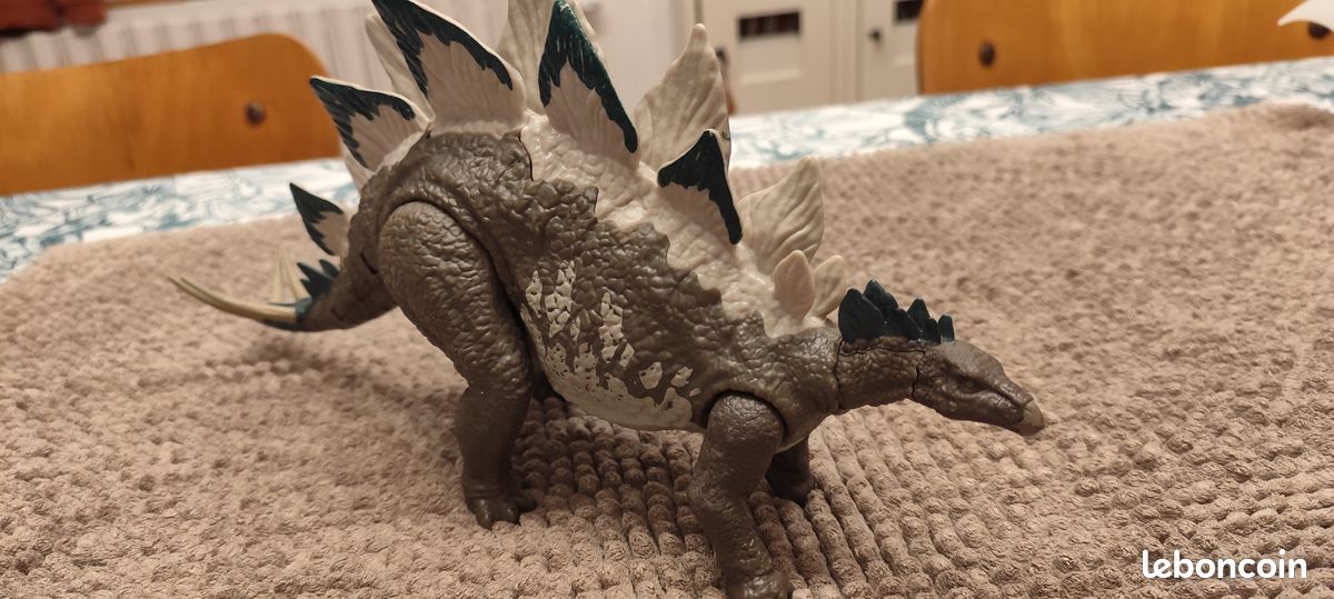 Stégosaure Jurassic world (image 1)