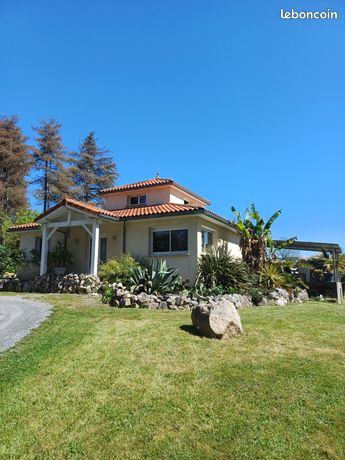 Maison lumineuse 125m² | Terrasse et vue montagne | Calme et proche commerces