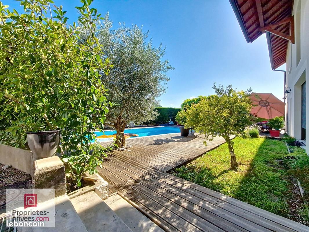 Maison 5 pièces 156 m² · à Champagneux · 156 m² · 400 000 €