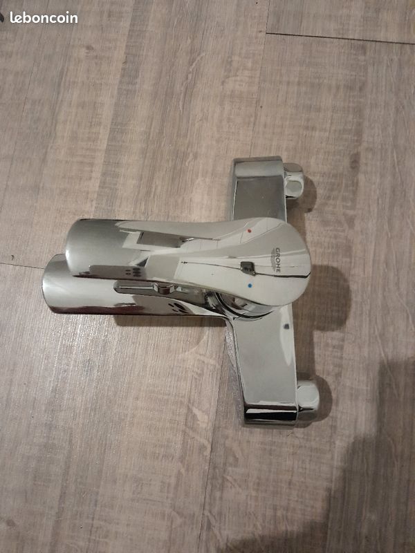 Un mitigeur de douche neuf (image 2)