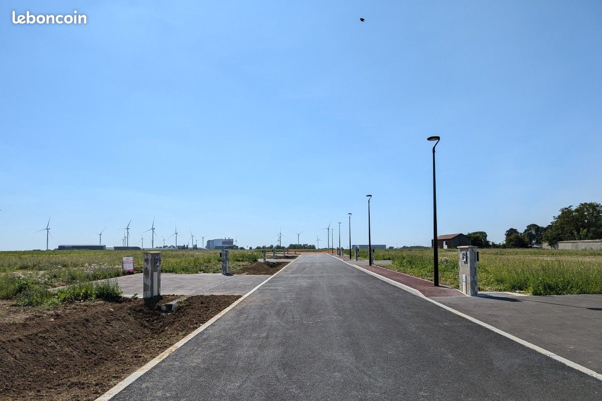 Terrain 608 m² Ouarville · 56 000 €