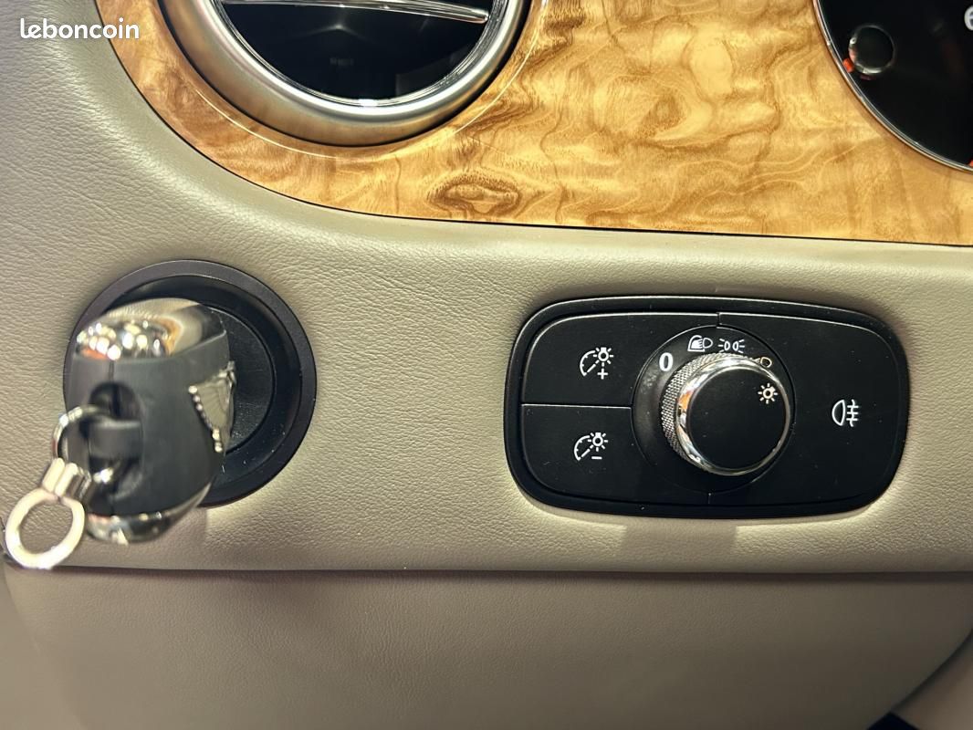 Bentley Continental FLYING SPUR 6.0 W12 560 - AWD *1ERE MAIN CARNET COMPLET (image 40)