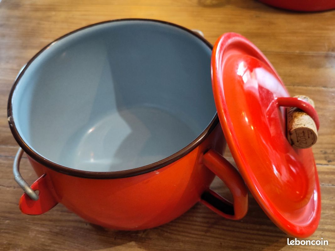 Cocotte émaillées 19cm (image 2)