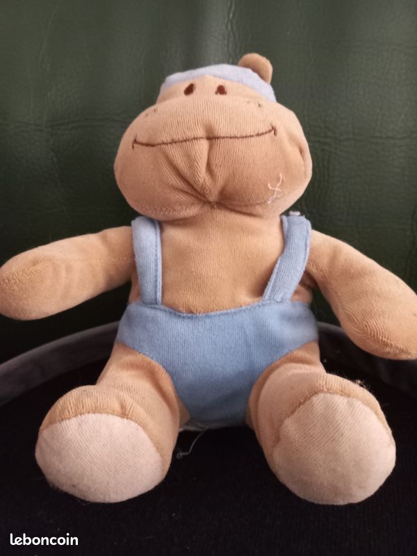 Doudou en peluche (image 1)