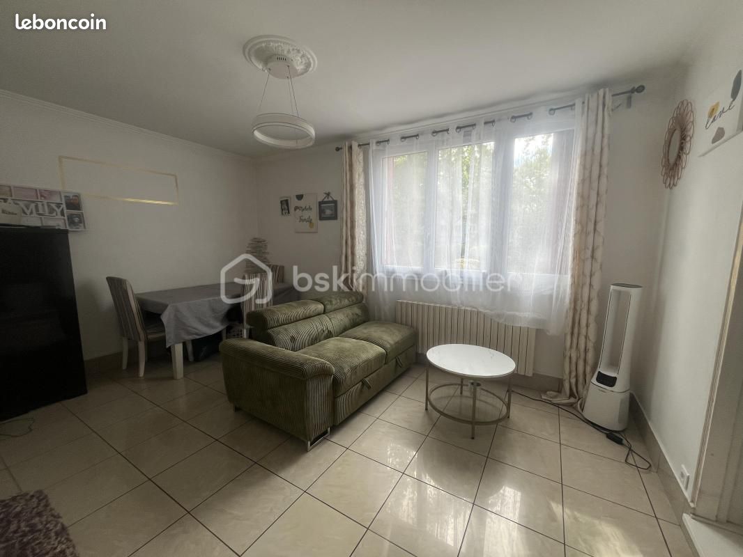 Appartement 3 pièces 55 m² · à Sainte-Geneviève-des-Bois · 55 m² · 130 000 €