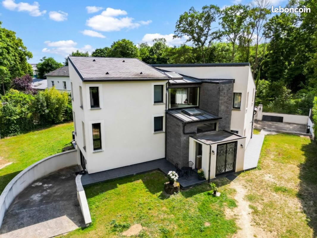 Maison 7 pièces 242 m² · à Maisons-Laffitte · 242 m² · 2 190 000 €