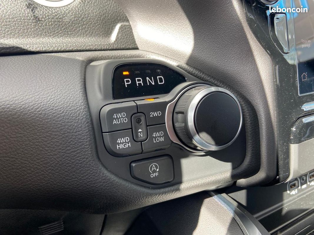Dodge ram 1500 crew cab bighorn night edition (image 20)
