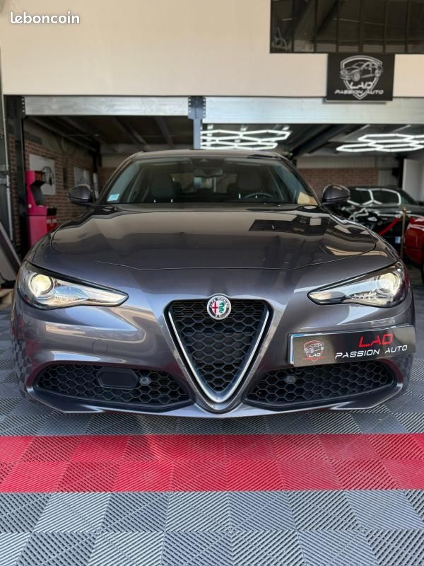 Alfa Romeo Giulia MY20 2.2 190 ch AT8 Ti (image 3)