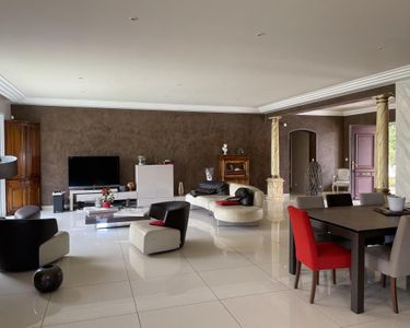 Maison 1 249 000 € - 240 m²