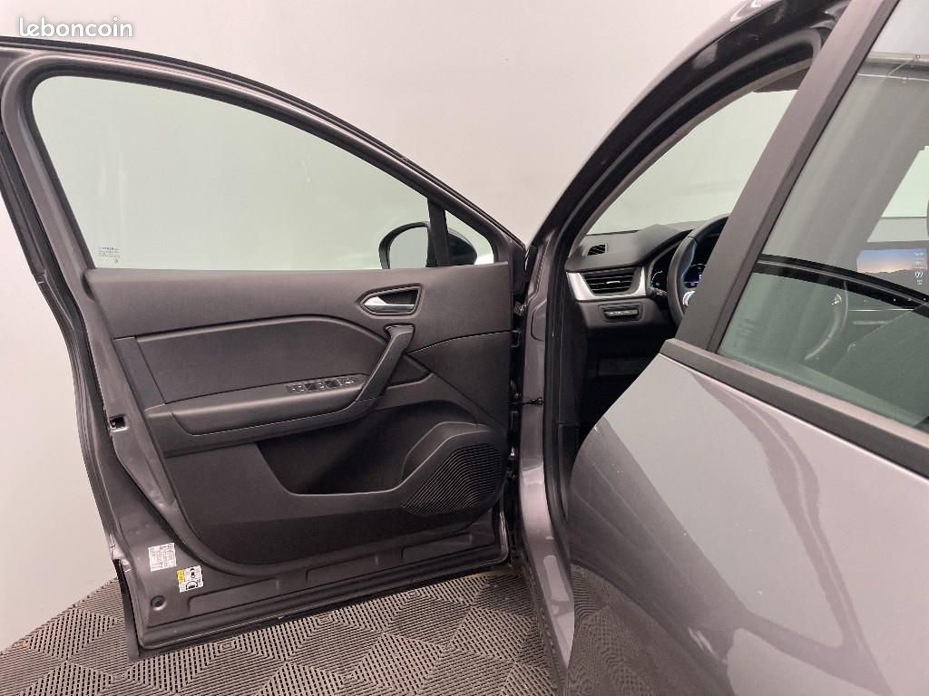 Renault Captur E-Tech 145 - 21 Business (image 19)