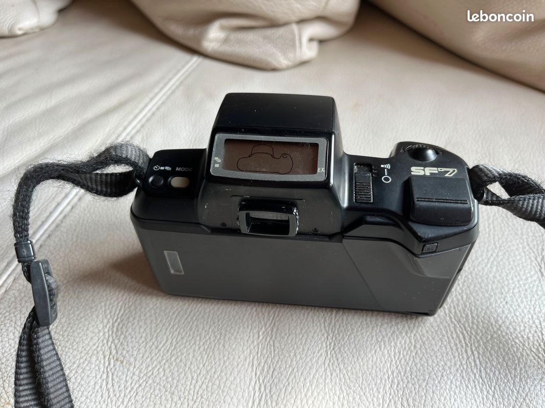 Pentax SF7 + Zoom 35-80mm F/3.5 - Appareil Photo Argentique 24x36 - Japon