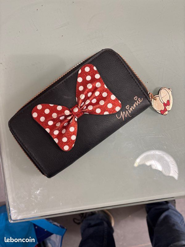 Portefeuille Minnie Mouse Style Vacances Au Bord De La Piscine - Disney Loungefly