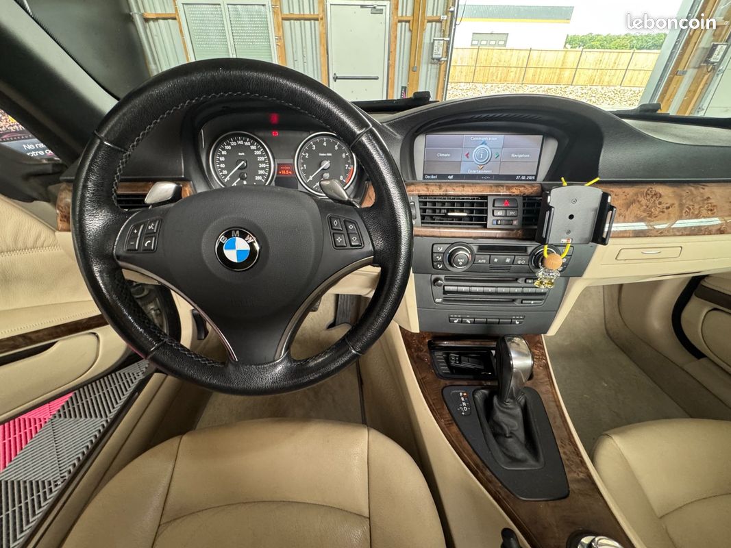 BMW SERIE 3 CAB E93 330i Luxe A (image 21)