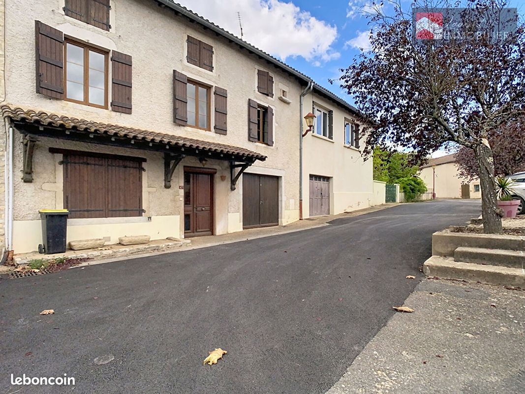 Maison 7 pièces 209 m² · à Montbellet · 209 m² · 220 000 €
