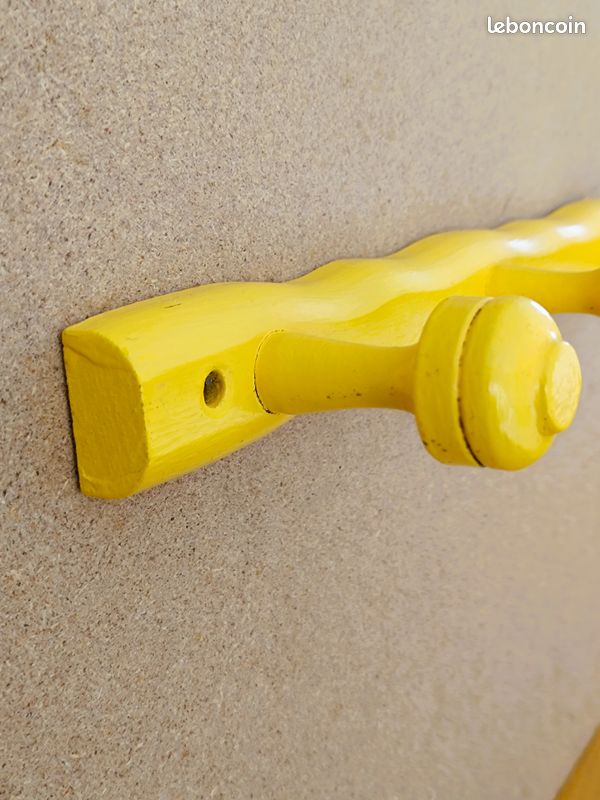 Porte-manteau mural jaune (image 6)