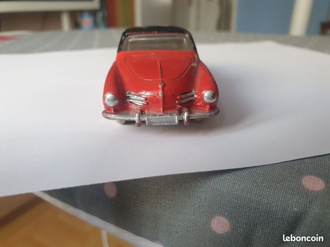 Volkswagen Karmann Ghia Miniature Dinky Toys France N°24M, échelle 1/43, Occasion