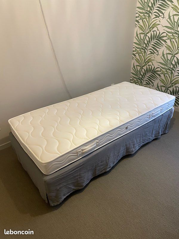Lit : sommier matelas surmatelas (image 1)