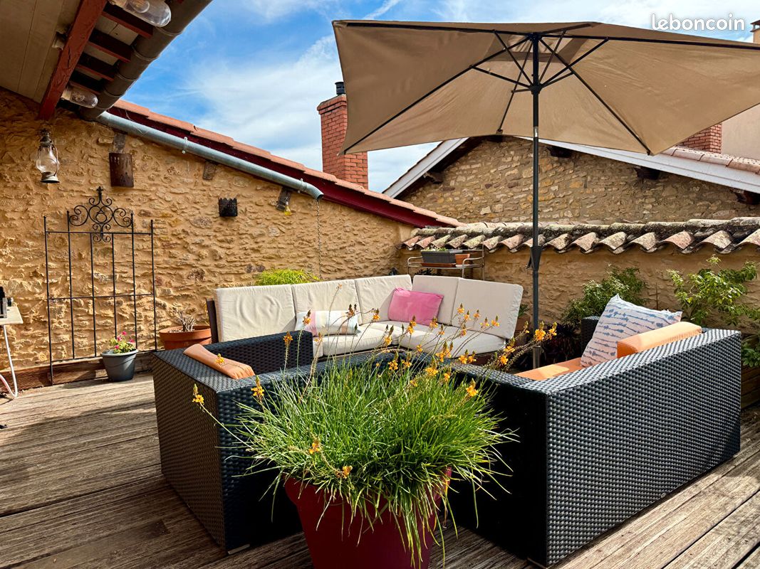 Maison 8 pièces 178 m² · à Val d'Oingt · 178 m² · 470 000 €
