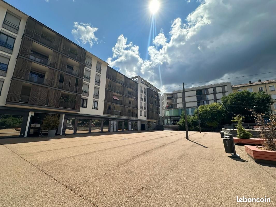 Appartement a louer oullins-pierre-benite - 2 pièce(s) - 39 m2 - Surfyn