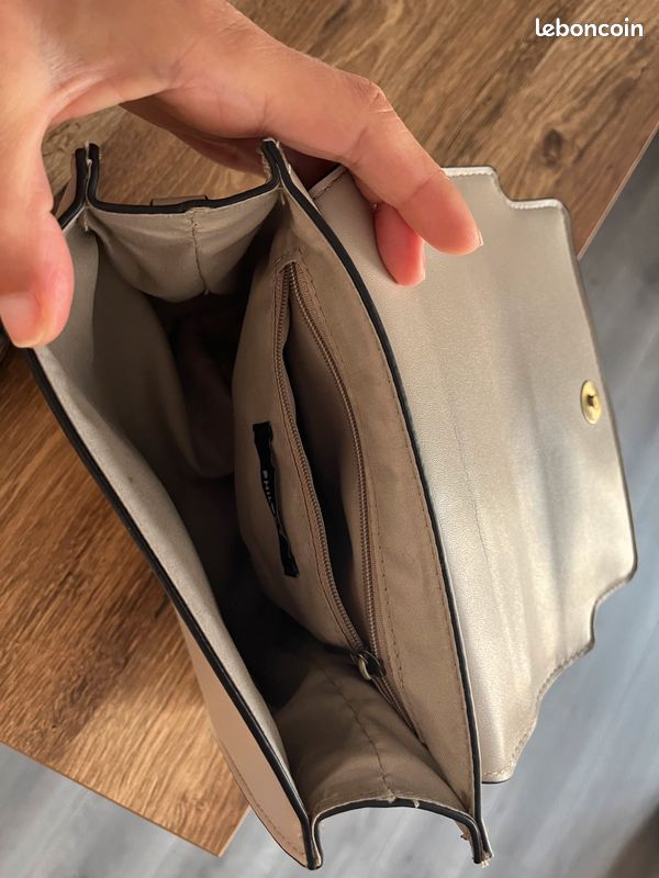 Petit sac à mains couleur nude (image 3)