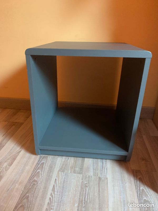 Table de chevet sur roulette (image 2)