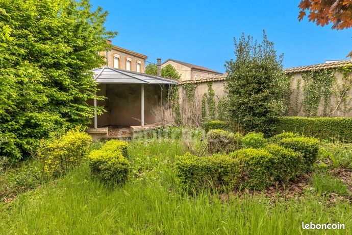 Maison 17 pièces 446 m²