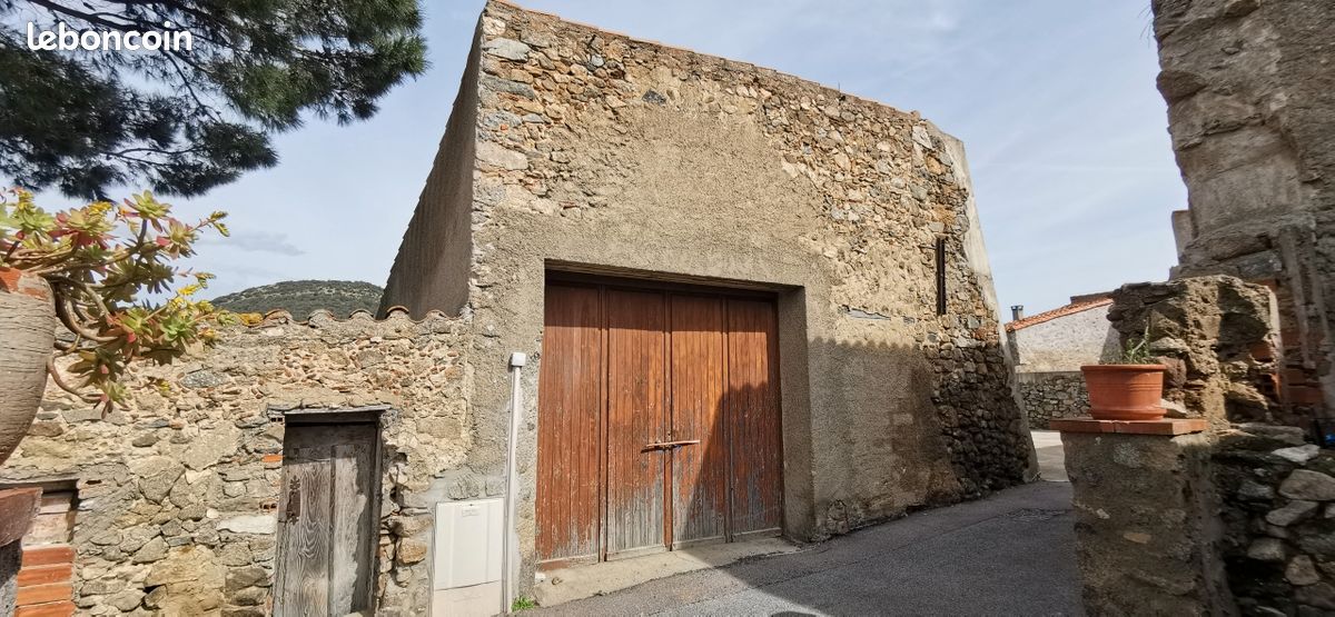 Garage · à Saint-Arnac · 29 000 €